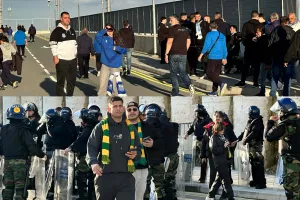 (Φώτος kerkida) ΕΞΩ από "Αλφαμέγα"