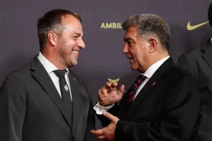Λαπόρτα: «Στο τέλος της σεζόν θα μιλήσουμε με τον Φλικ»