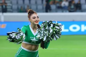 (Βίντεο) Ευχές... στη Νικολέττα!