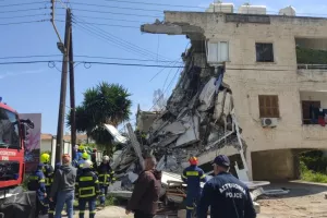 Κατέρρευσε μέρος πολυκατοικίας στη Λεμεσό-Πληροφορίες για εγκλωβισμένο πρόσωπο