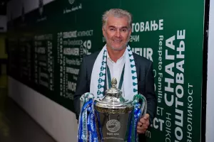 Σήμερα, Παπασταύρου!