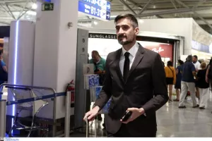 Ο Λυμπερόπουλος για τον τίτλο της ΑΕΚ: «Συγχαρητήρια, άξιοι πρωταθλητές» (φώτο)