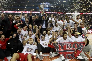 Σαν σήμερα πριν 13 χρόνια... το "ερυθρόλευκο" back to back!