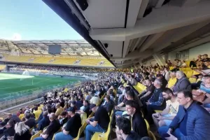 Προπόνηση με 10 χιλιάδες! (Φώτος)