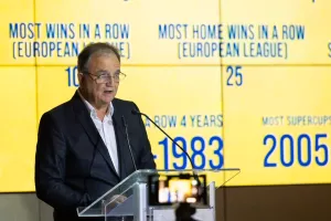 (Μάικλ) "AMAZING EXTRAORDINARY LIONS (AEL)"