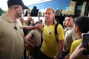 (Φώτος) Υποδοχή και αποθέωση για την πρωταθλήτρια ΑΕΚ στη Θεσσαλονίκη