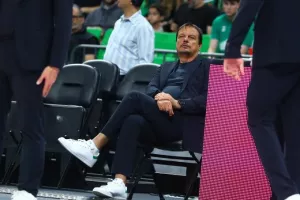 Ισχνό χειροκρότημα σε Αταμάν/"Μαζί σου και δύσκολα Παναθηναϊκέ" φώναξε ο κόσμος