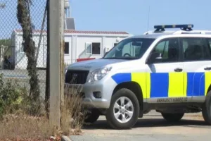 Εντοπίστηκε πτώμα στο Λιοπέτρι και δίπλα φλεγόμενο όχημα