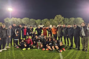 "90 λεπτα μακριά απο την άνοδο"