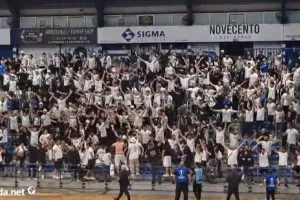 (ΒΙΝΤΕΟ Kerkida) Σκηνικό στο κλειστό του Απόλλωνα!
