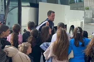 ΕΔΩ... Τόμας Λαμ