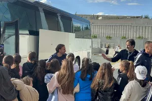 (Βίντεο-Φώτος kerkida) Υποδοχή... στους παίκτες του Απόλλωνα