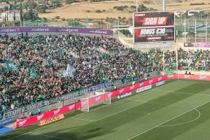 (Βίντεο kerkida) Στο πόδι οι Ομονοιάτες και... κύμα!