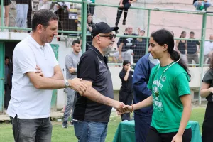(Φώτος) Απονομή πρωταθλήματος Κ18 με Παπασταύρου!
