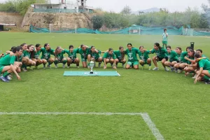 (Φώτος) Απονομή πρωταθλήματος Κ18 με Παπασταύρου!
