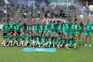 (Φώτος) Απονομή πρωταθλήματος Κ18 με Παπασταύρου!