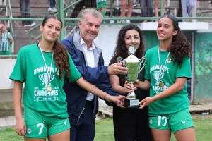 (Φώτος) Απονομή πρωταθλήματος Κ18 με Παπασταύρου!