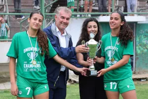 (Φώτος) Απονομή πρωταθλήματος Κ18 με Παπασταύρου!