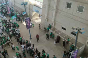 (Φώτος kerkida) Μεγάλες ουρές για την Green Boutique
