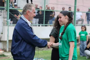 (Φώτος) Απονομή πρωταθλήματος Κ18 με Παπασταύρου!