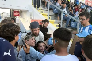 Επίθεση... αγάπης σε Ζάζα! (Φώτος Kerkida) 