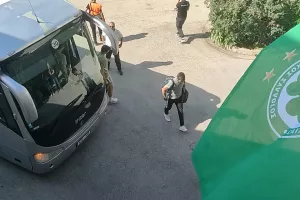 (Φώτος Kerkida) Η άφιξη της ΑΕΚ