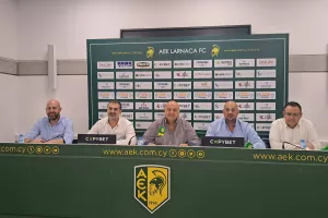 Διάσκεψη Καραπατάκη/"Αν έχει κάποιον που θέλει το πρωτάθλημα είμαι εγώ"