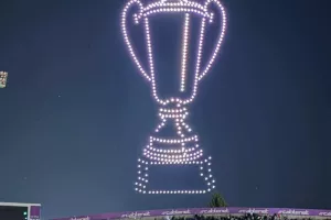 (Φώτος) Φαντασμαγορικό drone show!