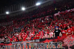 Γεμάτο το ΣΕΦ με ΑΕΚ: «Έφυγαν» 8.000 εισιτήρια για το Game 1 των play-off