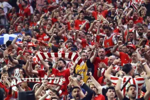 (Βίντεο) "Κόκκινη καταιγίδα στην Αθήνα": Η Euroleague αποθέωσε τον κόσμο του Ολυμπιακού!
