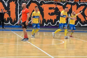 Legends εν δράσει απέναντι στο φουτσαλικό ΑΠΟΕΛ (Βίντεο-Φώτος kerkida) 