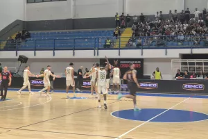 Τελικός με τα ΟΛΑ του και Πρωταθλήτρια η ΑΕΚ! (Φώτος)