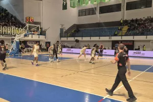 Τελικός με τα ΟΛΑ του και Πρωταθλήτρια η ΑΕΚ! (Φώτος)