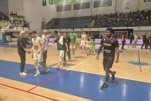 Τελικός με τα ΟΛΑ του και Πρωταθλήτρια η ΑΕΚ! (Φώτος)