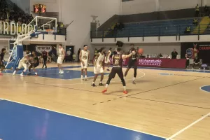 Τελικός με τα ΟΛΑ του και Πρωταθλήτρια η ΑΕΚ! (Φώτος)