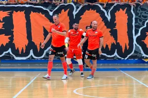 Legends εν δράσει απέναντι στο φουτσαλικό ΑΠΟΕΛ (Βίντεο-Φώτος kerkida) 