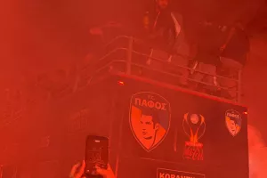 01:15/ Έφτασε στο κάστρο η αποστολή μέσα σε αποθέωση! (Βίντεο Kerkida)