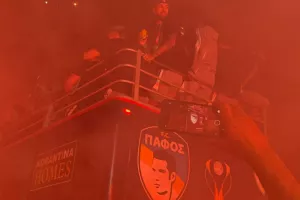 01:15/ Έφτασε στο κάστρο η αποστολή μέσα σε αποθέωση! (Βίντεο Kerkida)