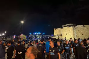 (Βίντεο/Φώτος Kerkida) Έκαναν τη νύχτα μέρα οι Παφίτες!