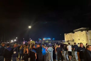 (Βίντεο/Φώτος Kerkida) Έκαναν τη νύχτα μέρα οι Παφίτες!