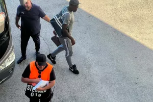 (ΦΩΤΟΣ kerkida) Η άφιξη της Πάφου 