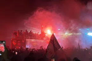01:15/ Έφτασε στο κάστρο η αποστολή μέσα σε αποθέωση! (Βίντεο Kerkida)