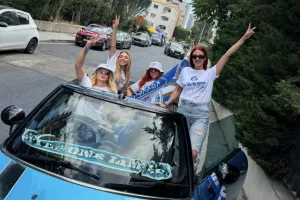 Πριν την κερκίδα... πόζα στο Kerkida