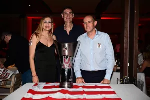 ΚΛΙΚΣ από το "ερυθρόλευκο" γλέντι!