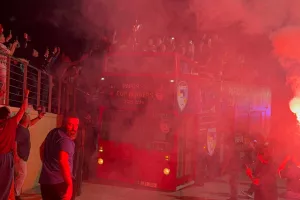 01:15/ Έφτασε στο κάστρο η αποστολή μέσα σε αποθέωση! (Βίντεο Kerkida)