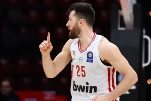 Ξεπέρασε τα 200 τρίποντα και μπήκε σε ξεχωριστές λίστες