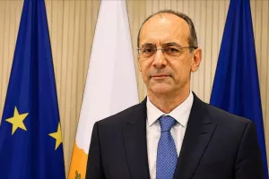 Παρέμβαση ΦΙΛΙΚΗΣ ΕΤΑΙΡΕΙΑΣ για....χέρια!