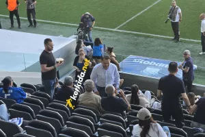 Δύο...έξτρα χαμόγελα από Νίκο Κίρζη