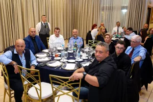 (ΦΩΤΟΣ) Τo δείπνο για τα 95χρονα του Διγενή Ακρίτα Μόρφου