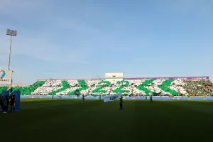 (Βίντεο/Φώτος Kerkida) ΕΙΣΟΔΟΣ με πασίγιο, κορεό και... πανικό από τους Ομονοιάτες!